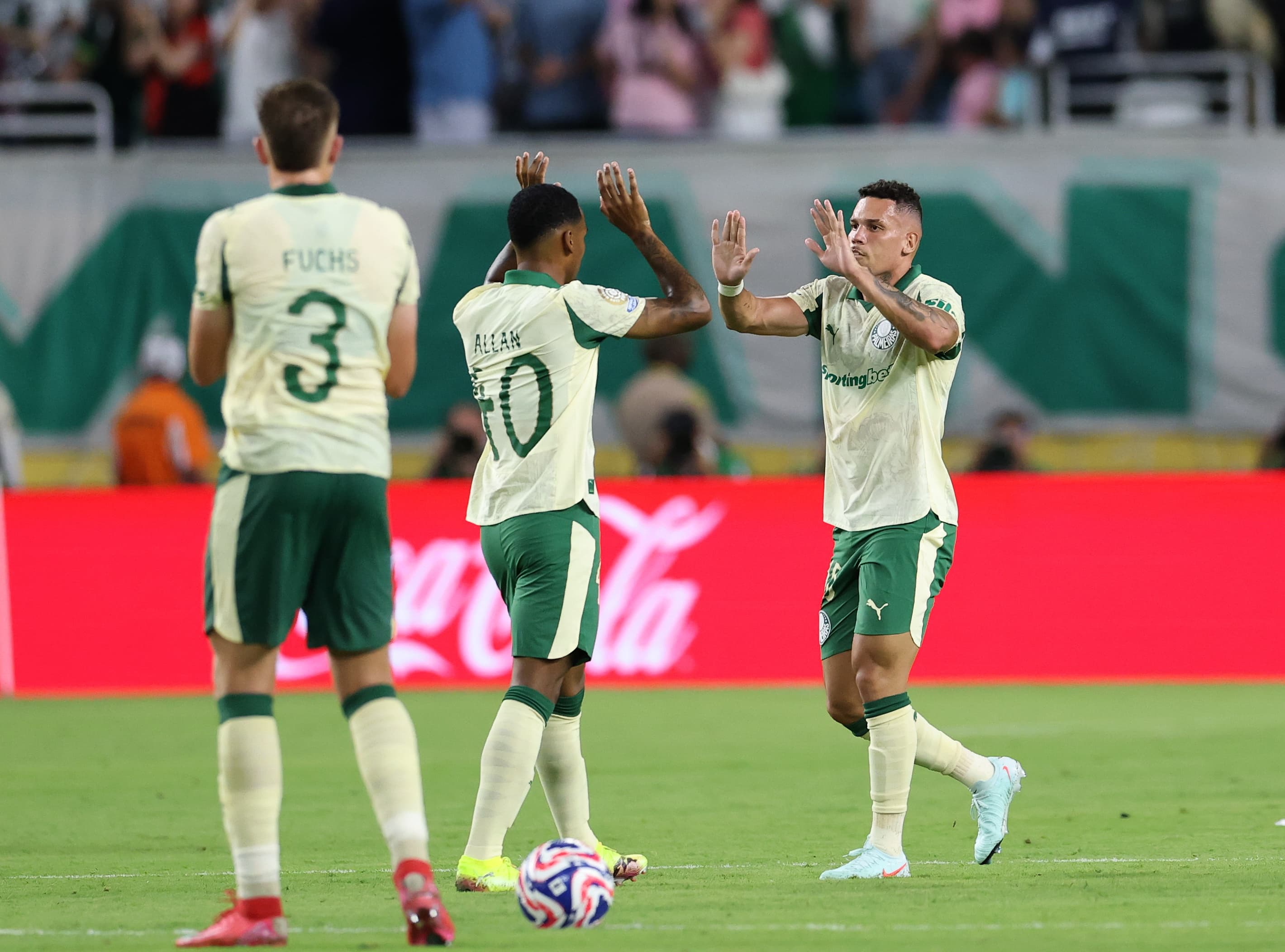 How to Watch Today's Brazilian Serie A: Fluminense RJ VS Palmeiras Free Live Stream, TV channel, and Start Time