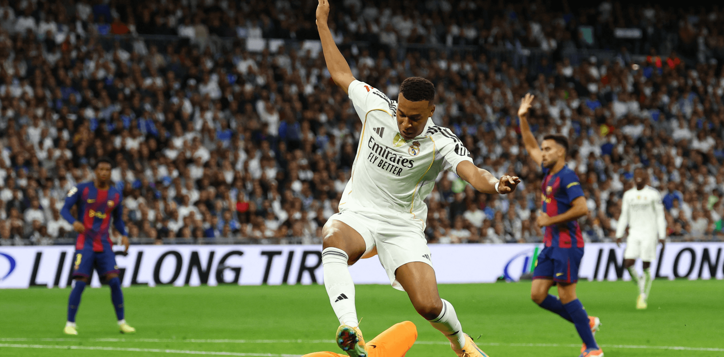 এমবাপে ১৩টি লিগ গোল করেছেন - যা জিরোনার পুরো দলের সম্মিলিত গোলের চেয়ে একটি বেশি