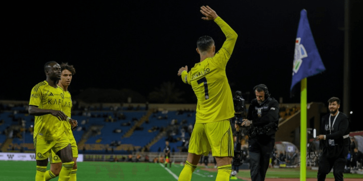 क्रिस्टियानो रोनाल्डो का बास्केटबॉल उत्सव: पुर्तगाली और सऊदी मीडिया ने इशारे की अलग-अलग व्याख्याएं दीं